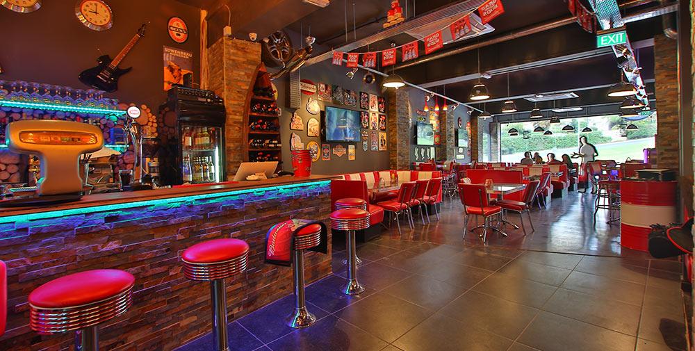 Flamin' Joe's Get 2 Pizzas and Pay for 1